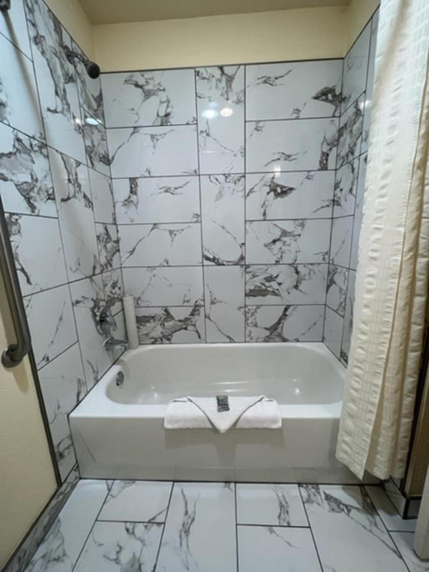 Lighthouse Suites Inn Ocean Shores Εξωτερικό φωτογραφία
